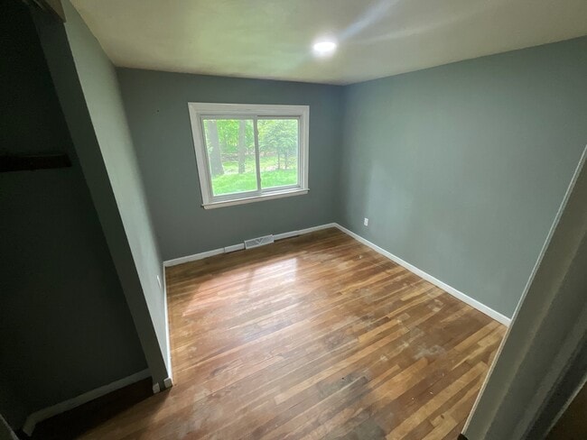 Photo - 12 Linwood Dr