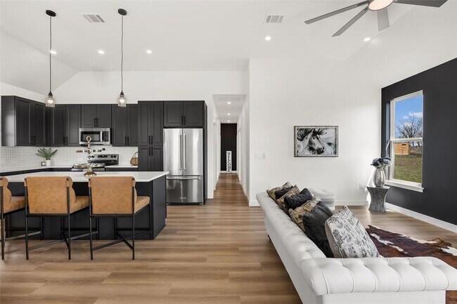 Photo - 260 Amaranta Ln
