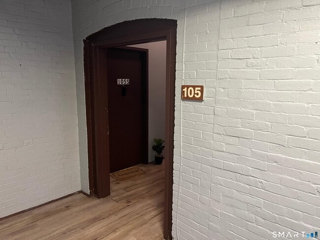 Photo - 464 Pratt St Ext Unit 105N