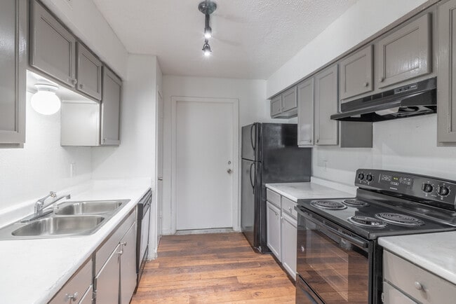 Photo - New Haven Apartments