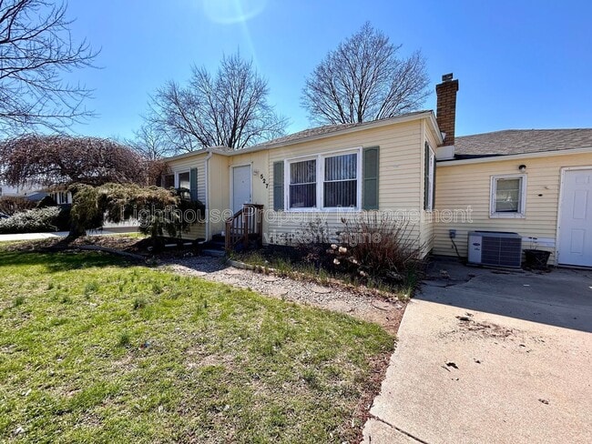 Building Photo - 527 Ferndale Ave NW