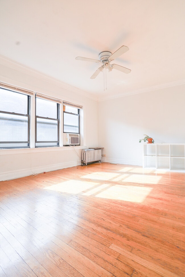 Photo - 2948 N Seeley Ave