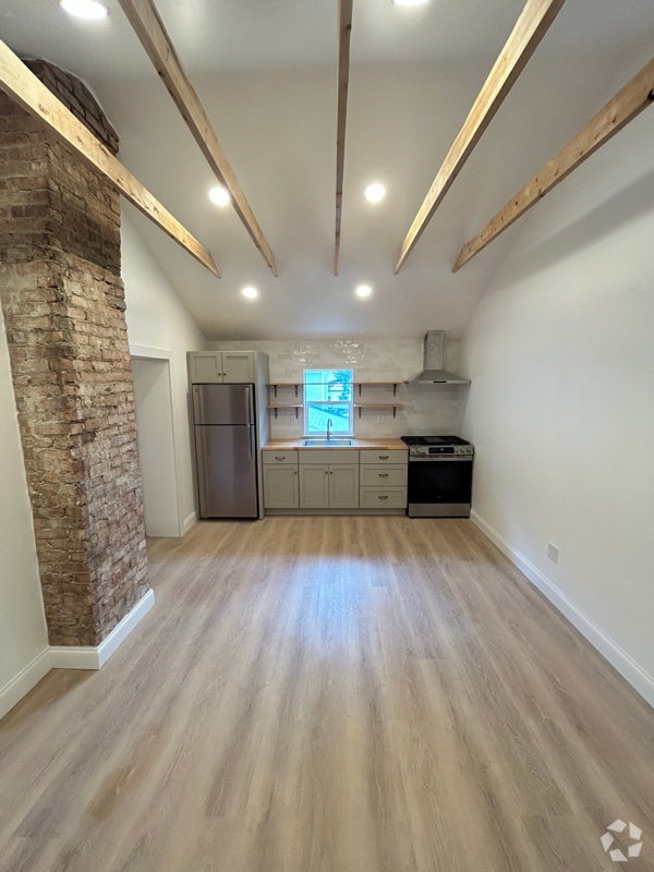 Building Photo - 92 5th Ave NW Rental