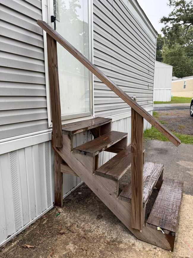 Photo - 1608 Golden Springs Rd