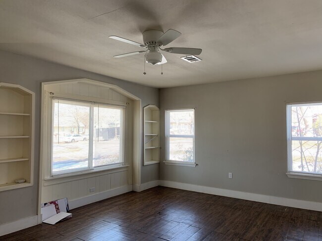 Photo - 920 Hancock St