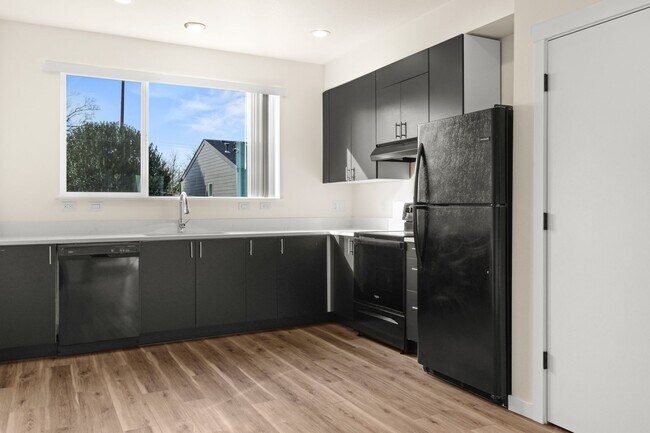 Photo - Vancouver Townhouses - Get 1 Month Free! Unit 4413 N Vancouver Ave