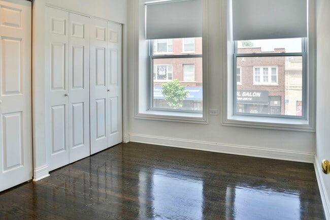 Photo - 2450 N Milwaukee Ave Unit 2