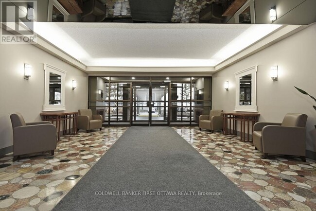 Photo - 1785 Frobisher Ln Unité 503