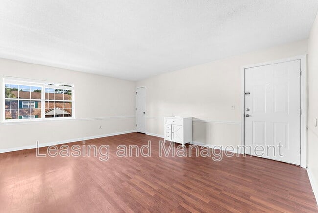 Photo - 201 Oakmont Ave Unit D