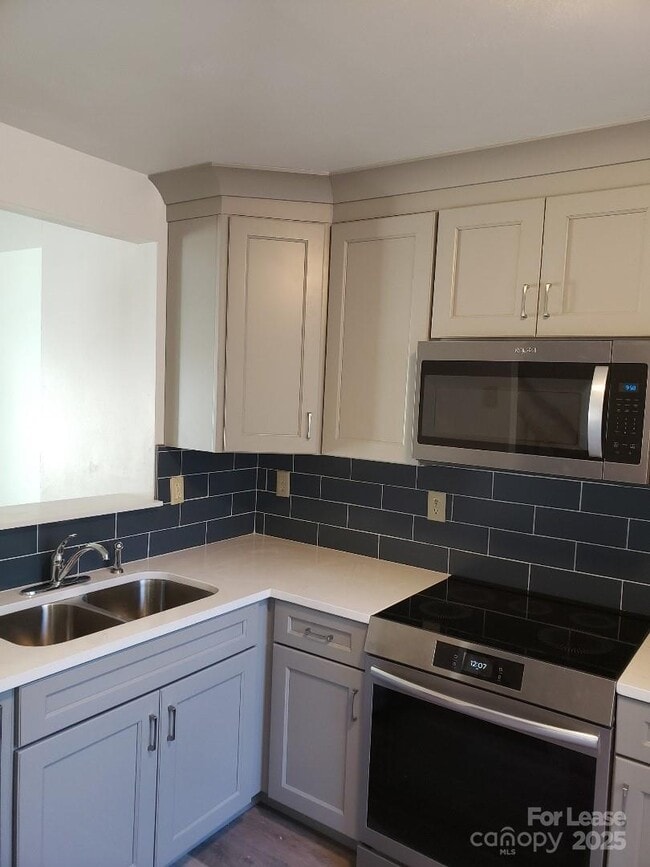 Photo - 2830 Hosta Dr