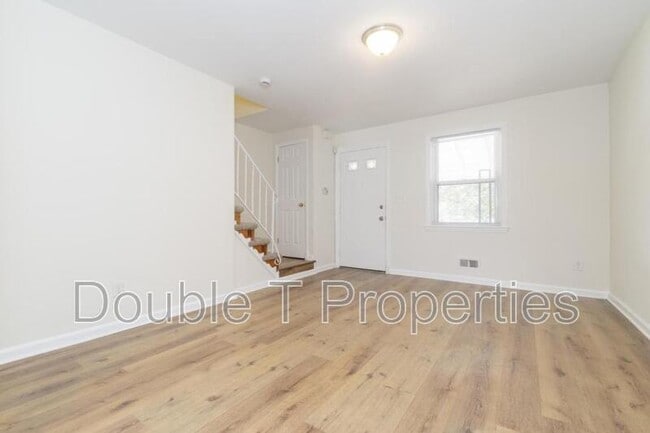 Photo - 3033 Seamon Ave