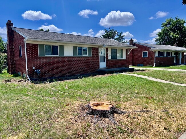 2252 Winston Dr