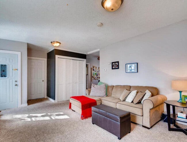 Photo - 4403 28th Ave S Unidad upper
