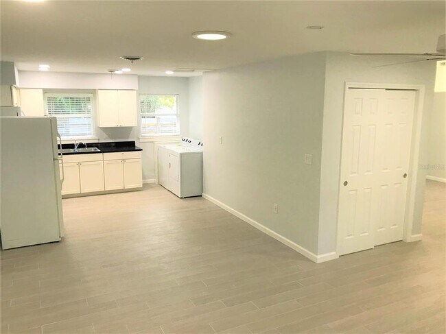 Photo - 2541 Floyd St