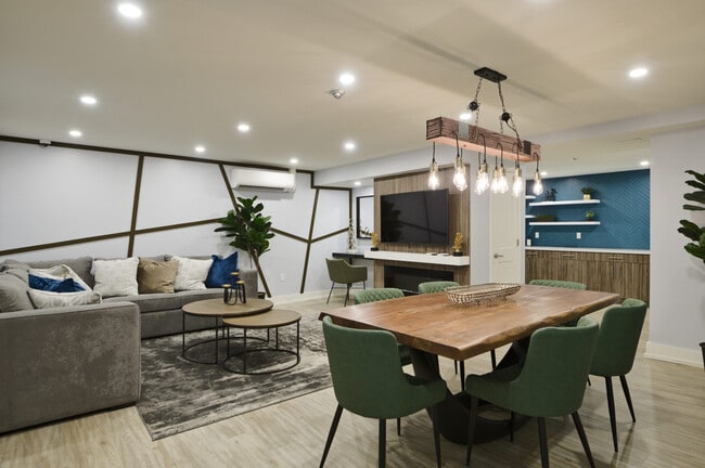 Photo - Huntley Apartments