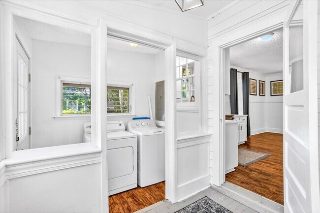 Photo - Historic Cottage Near Memorial Hospital & Savannah State – Unfurnished Long-Term Rental
