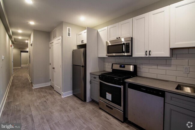 Building Photo - 5334-36 Cedar Ave Unit 2B Rental