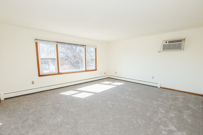 Photo - Longfellow Place