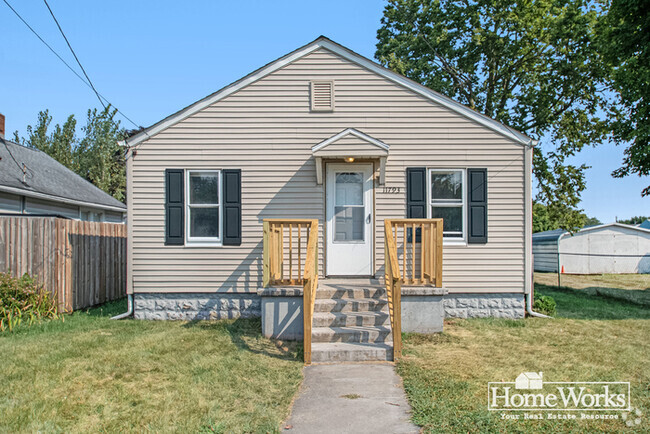 Building Photo - 11793 Lincolnway W Rental