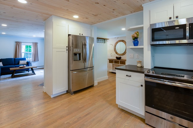 Entry, Kitchen & Common Areas