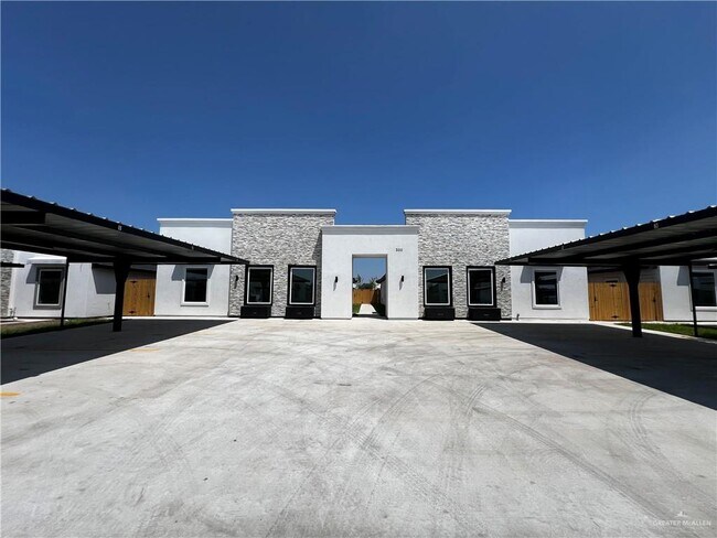 Photo - 15 Selena St Unit 3