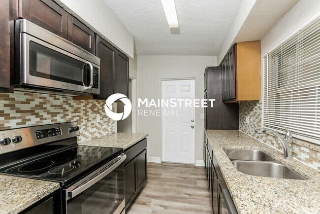 Photo - 3 Bedroom Pet-Friendly Home in Orlando, FL with Main Street Renewal