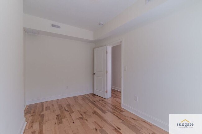 Photo - 2726 E Monument St