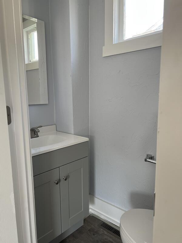 Photo - 419 W 6th St