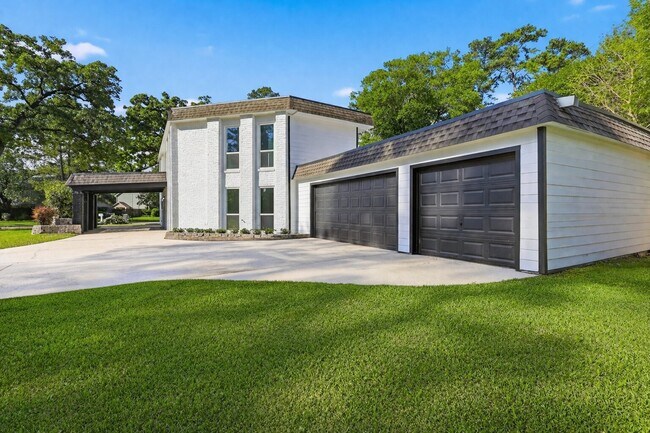 Photo - 8002 Lichen Ln