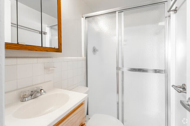 3 BR, 2 BA - 1,075 SF