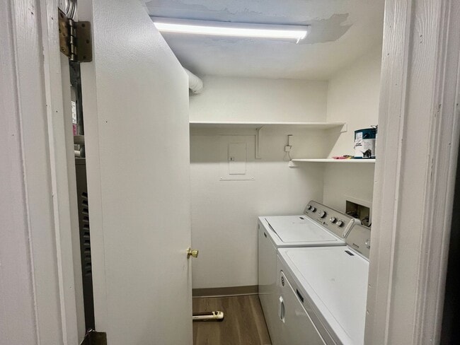 Photo - 1 bed 1 bath condo w/ in unit laundry ***$... Unit 205