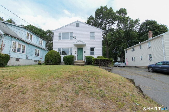 17 Pinehurst Ave Unit 2nd Floor