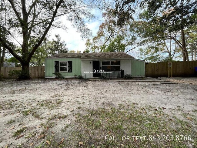 Building Photo - Cozy Upgraded Cottage Style Home!!