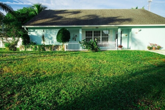 Photo - 831 Bailey Dr