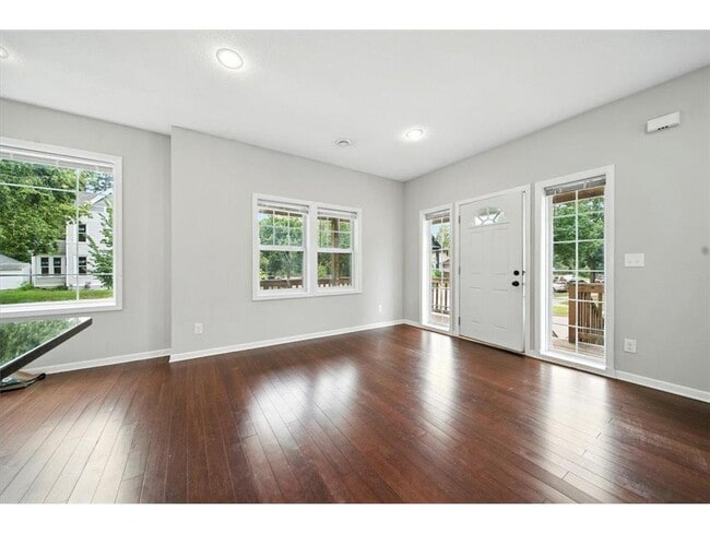 600 W 32nd St