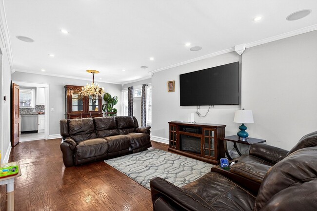 Photo - 139 Dalton St
