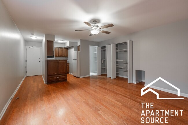 Building Photo - 744 W Gordon Terrace