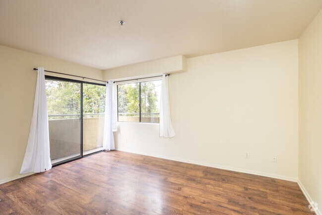 1BR, 1BA - 670SF - Bedroom