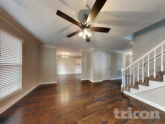 Photo - 107 Charleston Ct