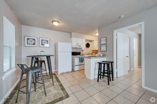 Building Photo - South Side 1 Bedroom - Move in Special! Unit #101 Rental