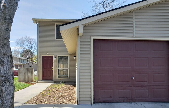 Photo - 118 W Colby Ln