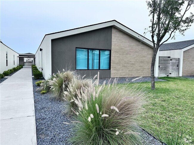 Building Photo - 1308 E Iris Ave Unit 2 Rental