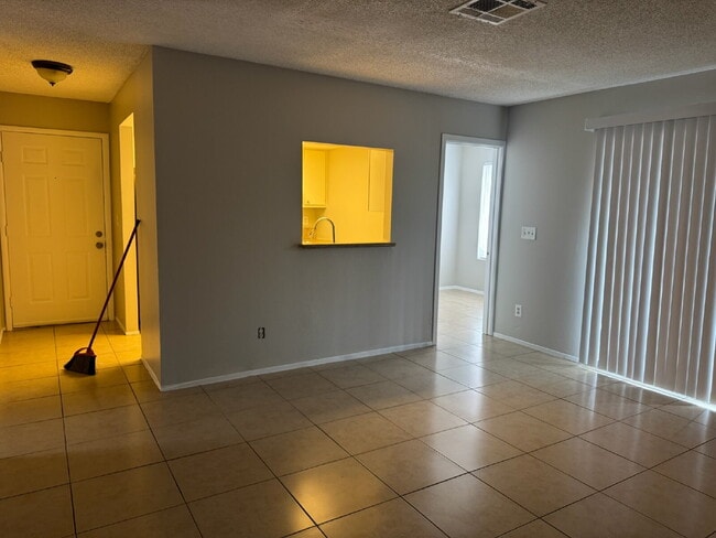 Photo - 3 Bed / 2 Bath Apartment Available in East Las Vegas Unit 16C