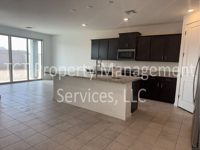 Photo - Beautiful newer home in San Tan Groves