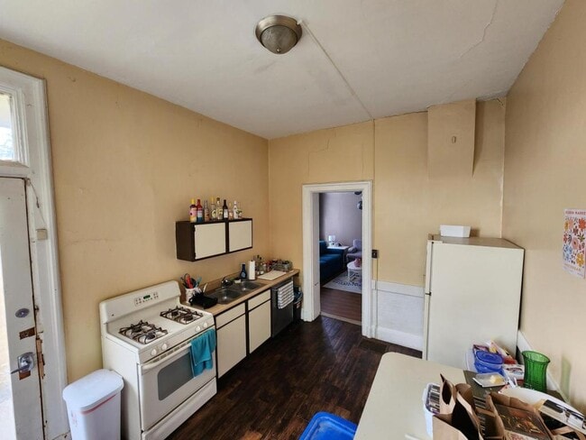 Photo - 2348 Wheeler St