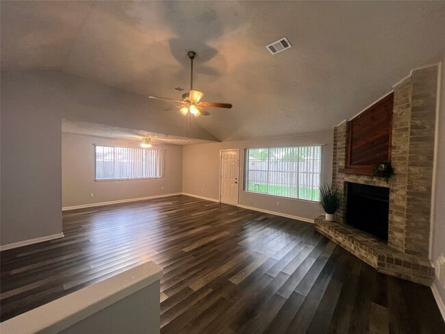 Photo - 1202 Manorglen Dr