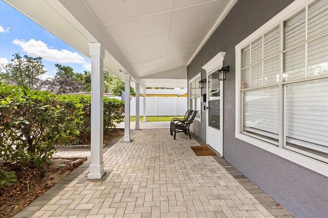 Photo - 742 N Westmoreland Dr