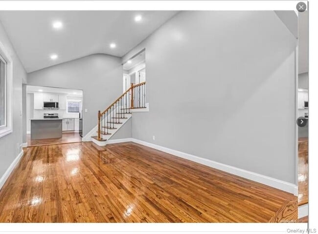 Photo - 92 Ruland Rd N