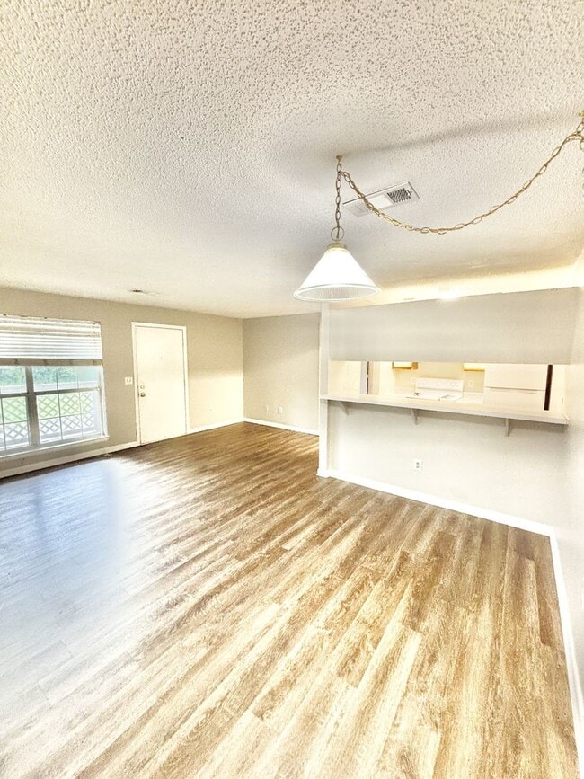 Photo - *1/2 Off 1st Months Rent!* 4 Bed, 2 Bath Condo Near MTSU in Murfreesboro Unidad E1