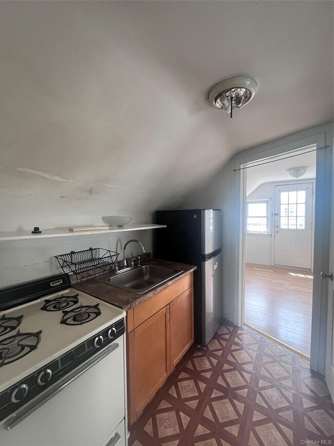 Photo - 225 E Market St